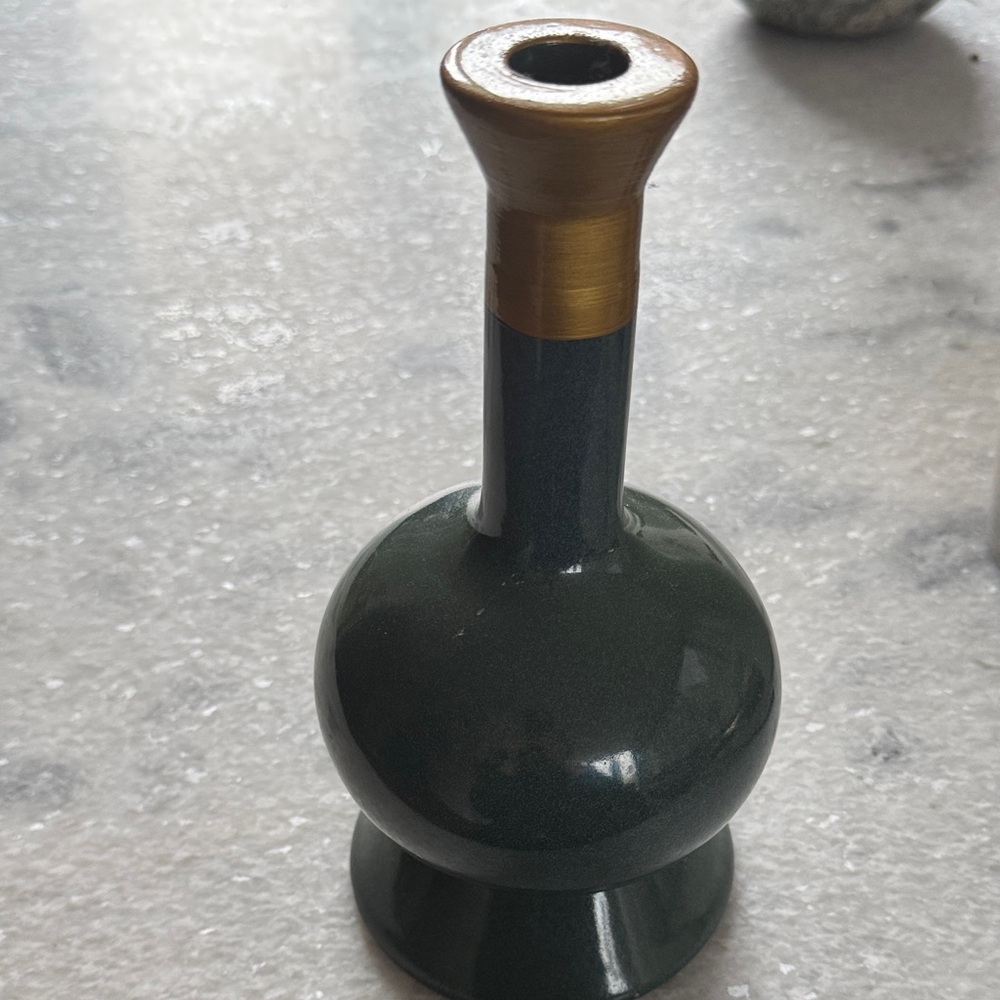 Dark Green Ceramic candle holder with Gold Accent 🕯️